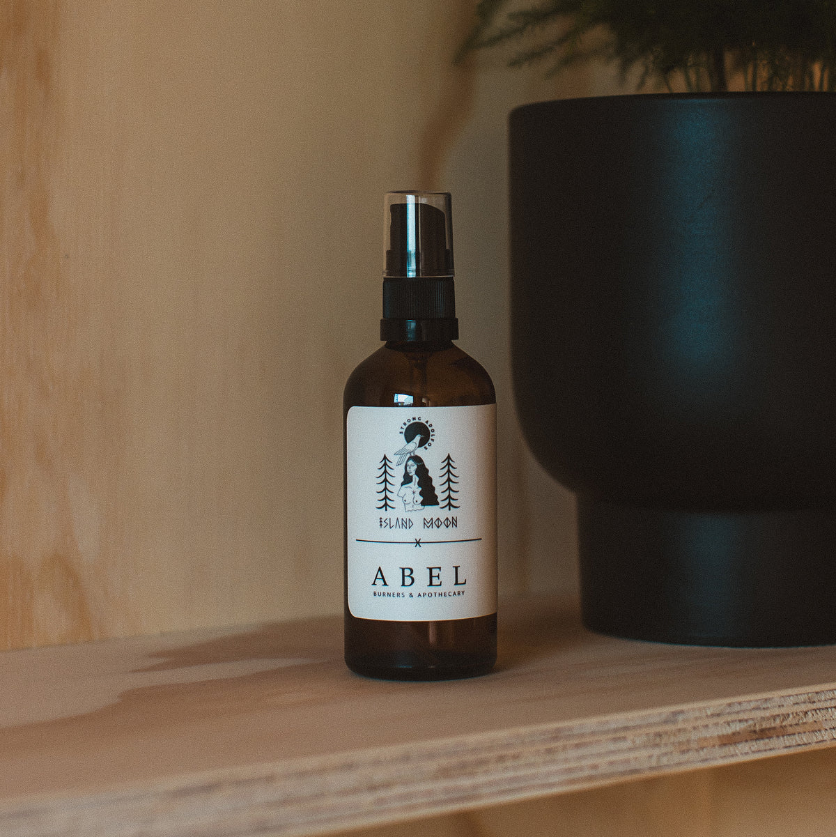 Island Moon - Myrrh & Tonka Bean